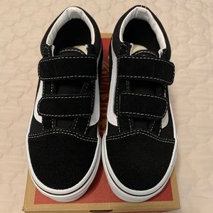 Used Boys Kids Old Skool V - Black and White
